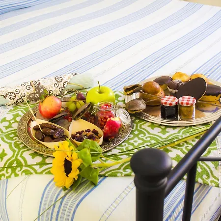 Ingrosso House Couette-café *